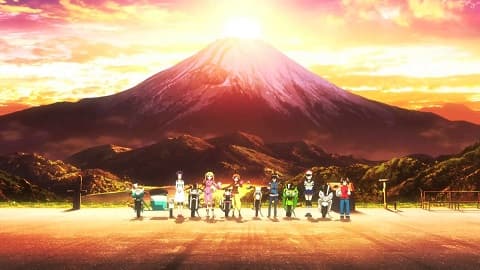 箱根の大観山展望台から富士山をバックに記念撮影。オープニングの一コマ